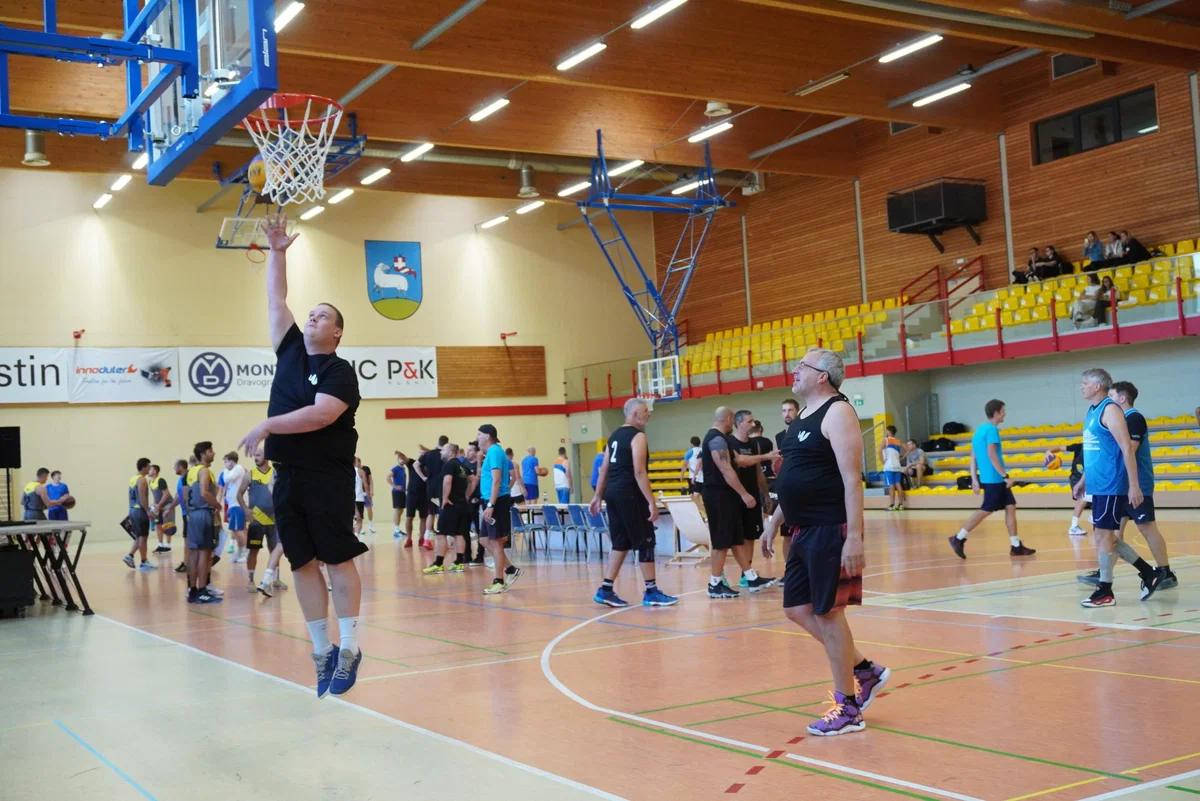(VIDEO in FOTO) Košarka, ki povezuje Koroško: Naj danes zmaga dobrodelnost